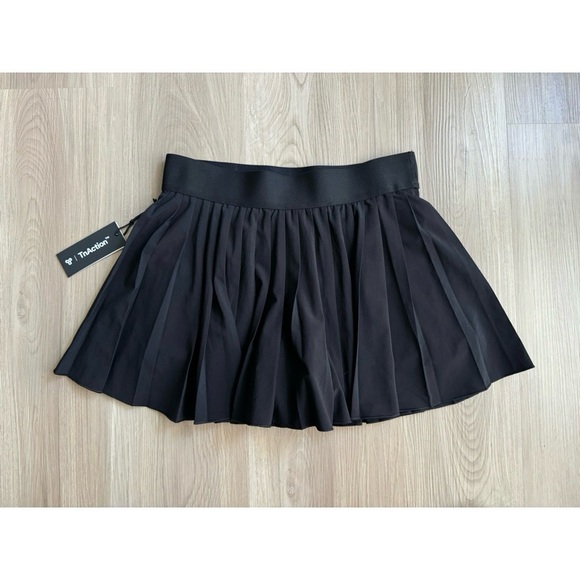 NEW ARITZIA TNA Pleated Micro Tennis Skirt in Black - Picture 1 of 2